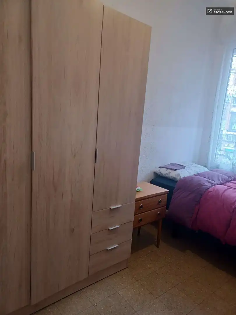 Room in Entrevías