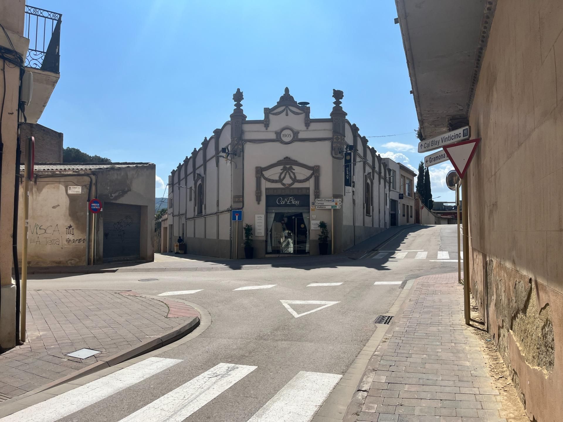 Vista exterior de Casa o chalet en venta en Sant Sadurní d'Anoia con Terraza y Balcón