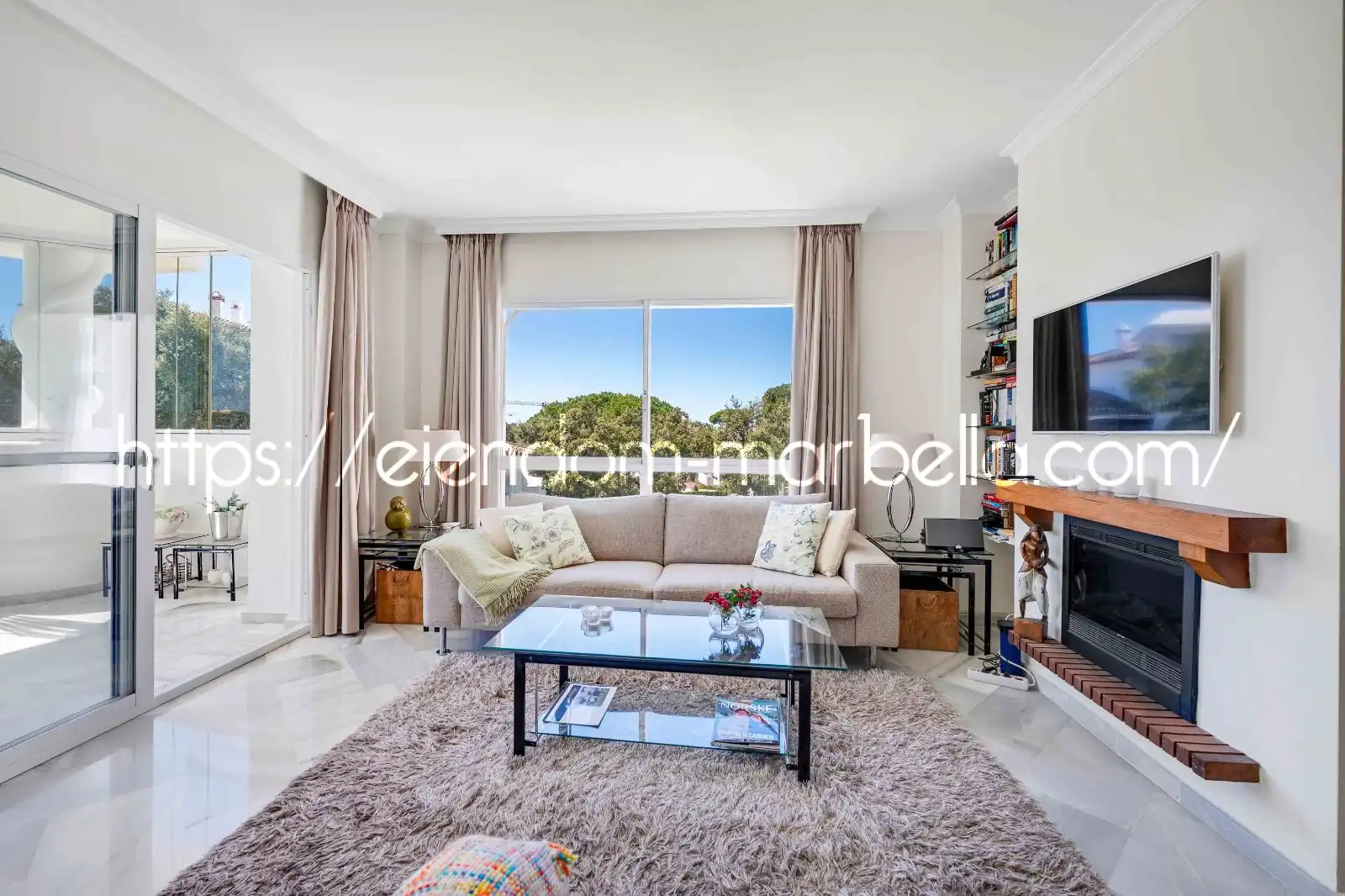 Living room of Apartments for sale in Marbella  with Air Conditioner, Terrace and Furnished