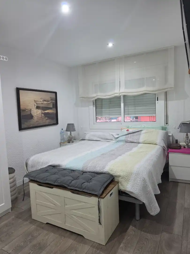 Bedroom of Flat for sale in L'Hospitalet de Llobregat  with Air Conditioner, Parquet flooring and Furnished