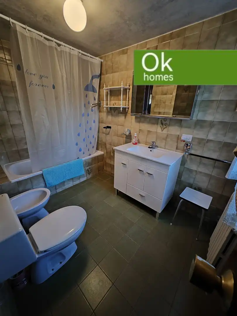 Baño de Casa adosada en venta en Vilasantar con Calefacción, Jardín privado y Parquet