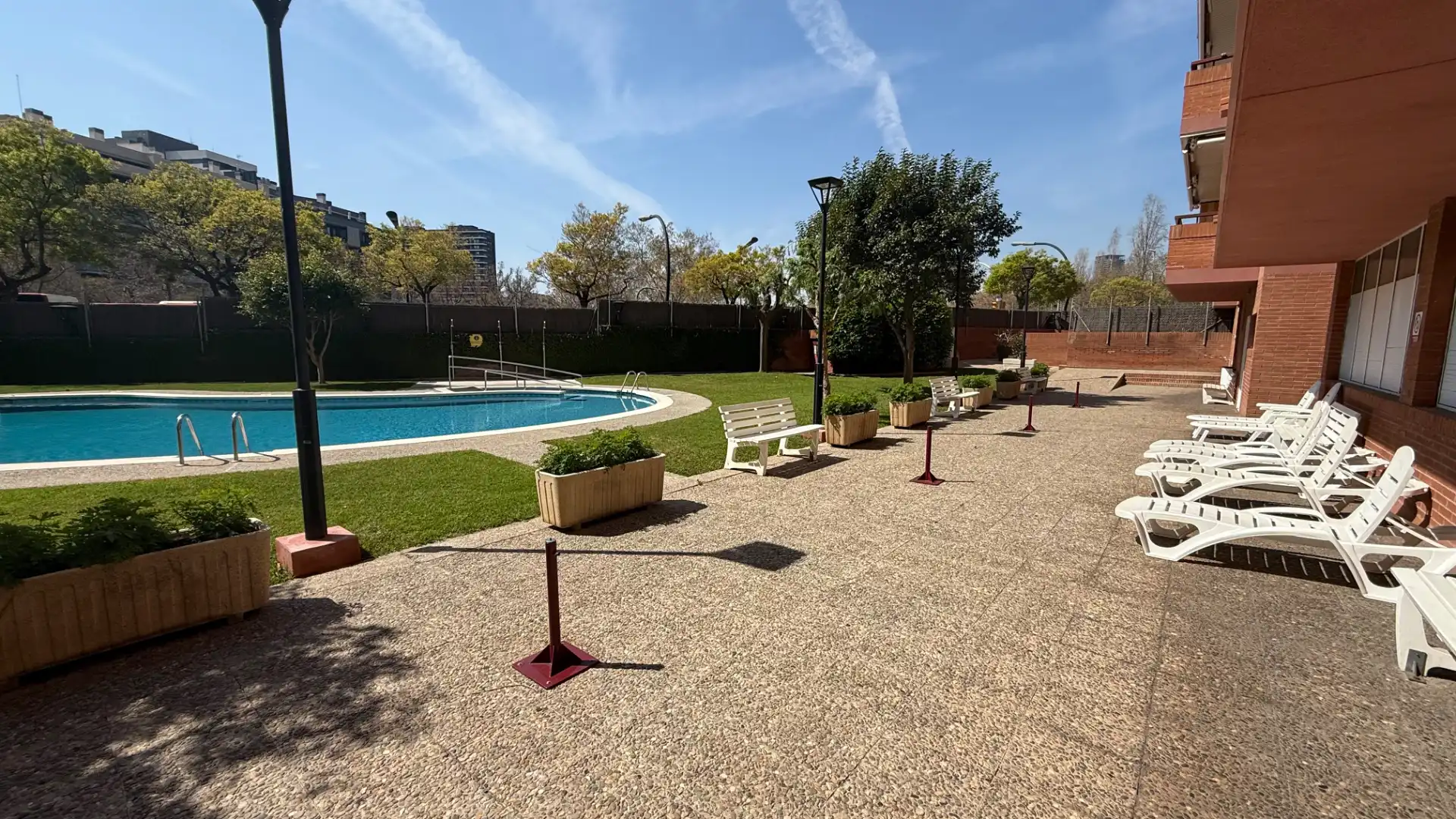 Swimming pool of Flat for sale in Barcelona  with Air Conditioner, Heating and Parquet flooring