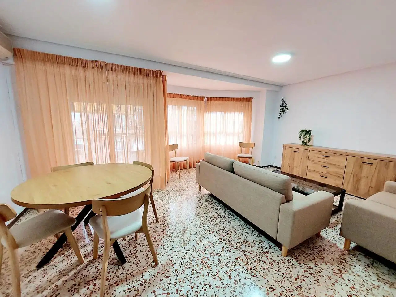 Living room of Flat for rent in Elche / Elx  with Air Conditioner, Furnished and Balcony