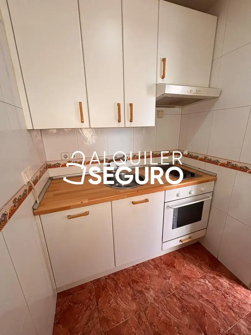 Kitchen of Flat for rent in Puente de Vallecas