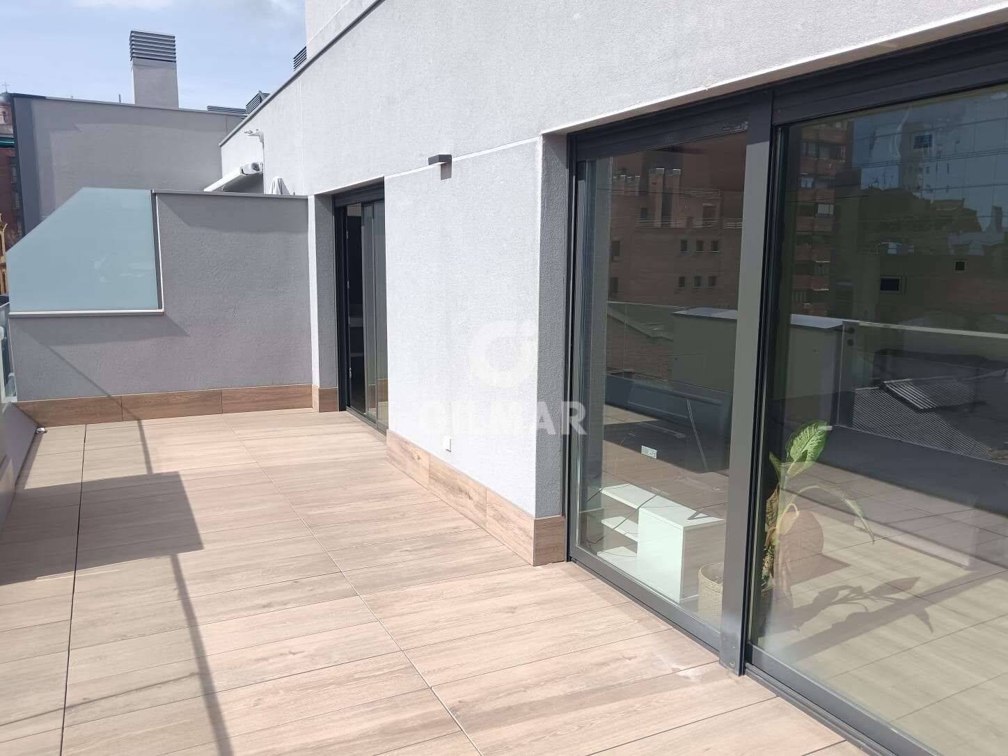 Terraza de Ático en venta en  Madrid Capital con Calefacción, Jardín privado y Trastero