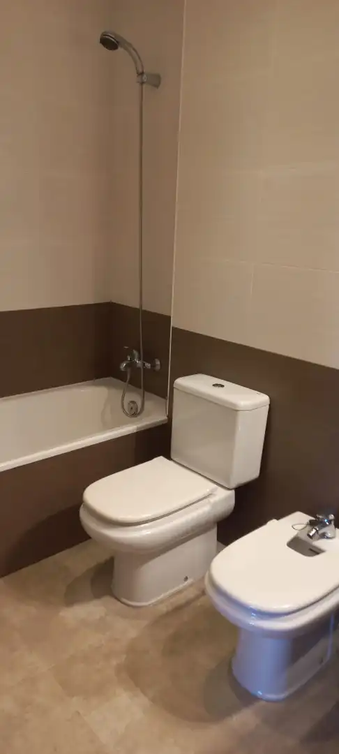 Baño de Piso en venta en Terrassa con Calefacción, Horno y Microondas
