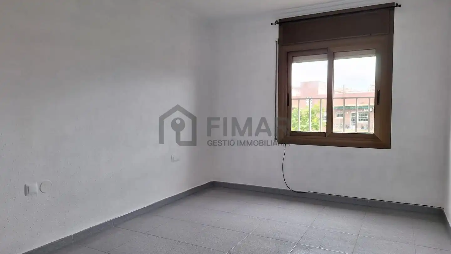 Schlafzimmer von Wohnung zum Verkauf in Mataró mit Klimaanlage und Terrasse