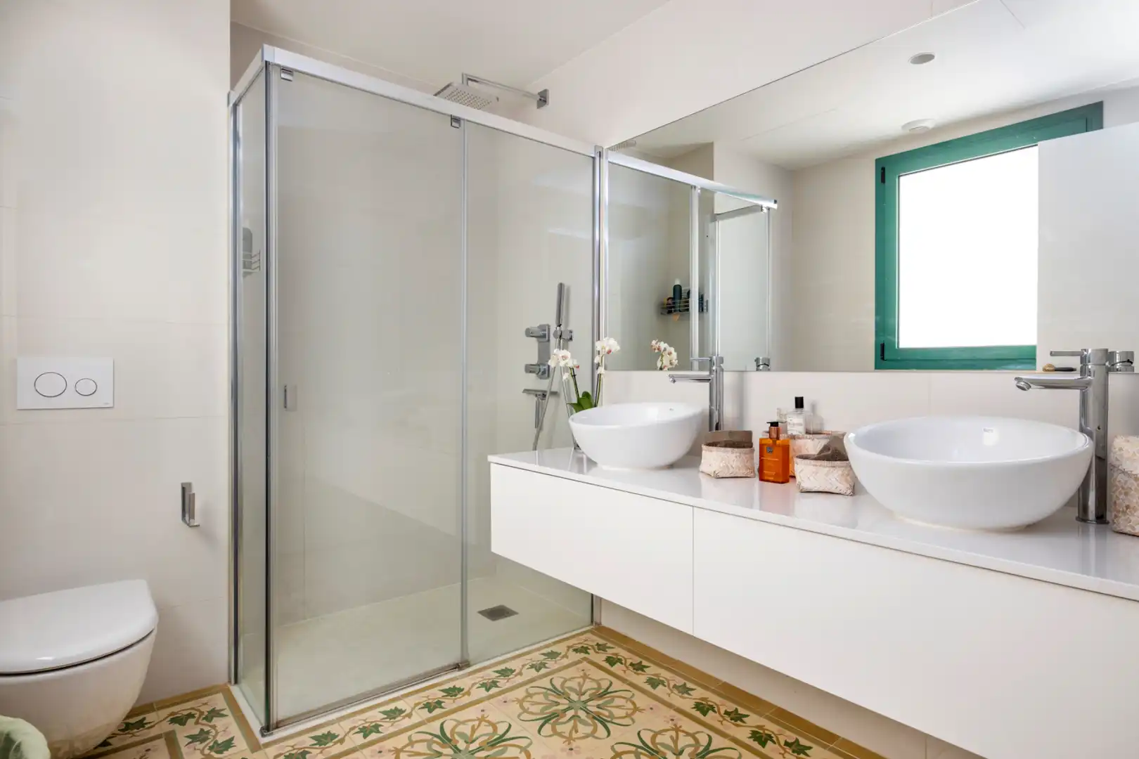 Bathroom of Apartments for rent in Barcelona  with Air Conditioner, Heating and Terrace