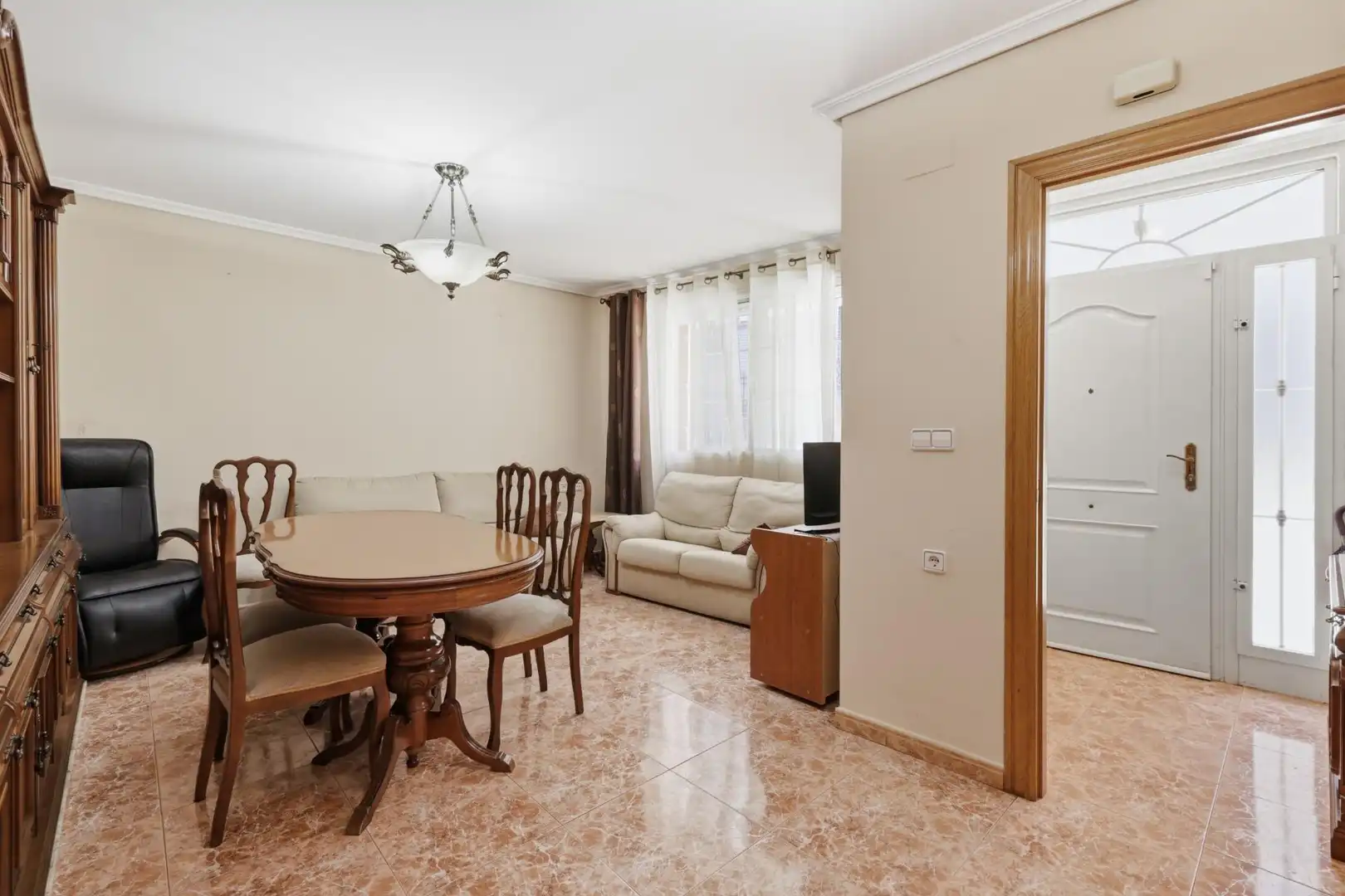 Sala d'estar de Casa adosada en venda en Torrent