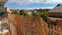 Vista exterior de Pis en venda en Manresa amb Balcó