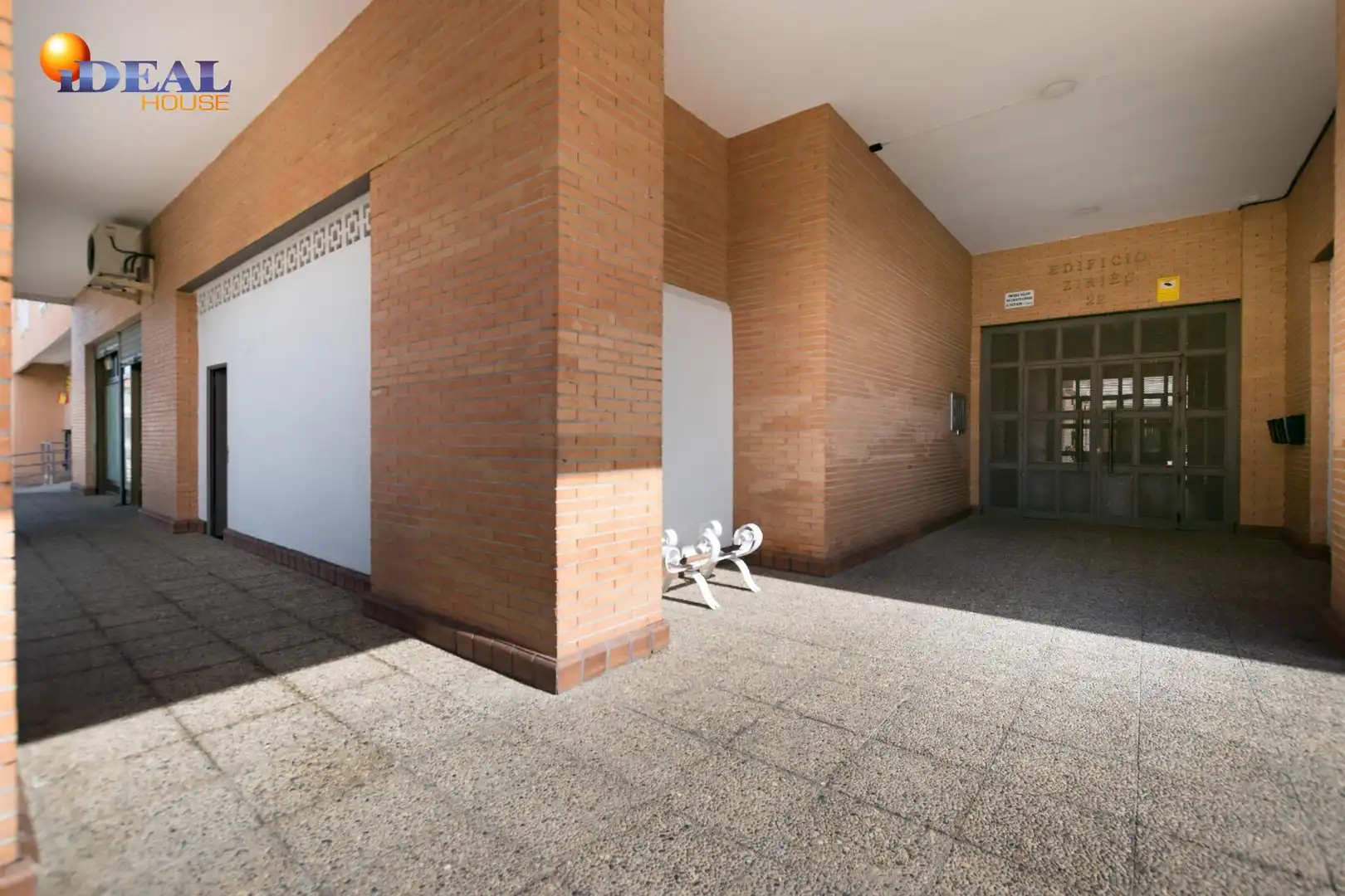 Business premises for sale in Cenes de la Vega