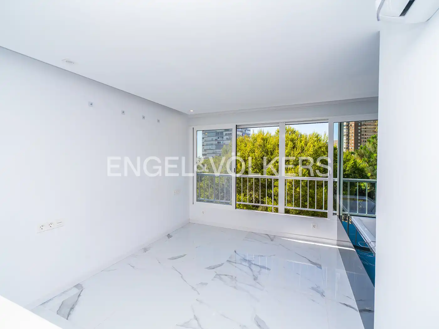 Terrasse von Wohnung zur Miete in Alicante / Alacant mit Klimaanlage, Heizung und Gemeinschaftspool