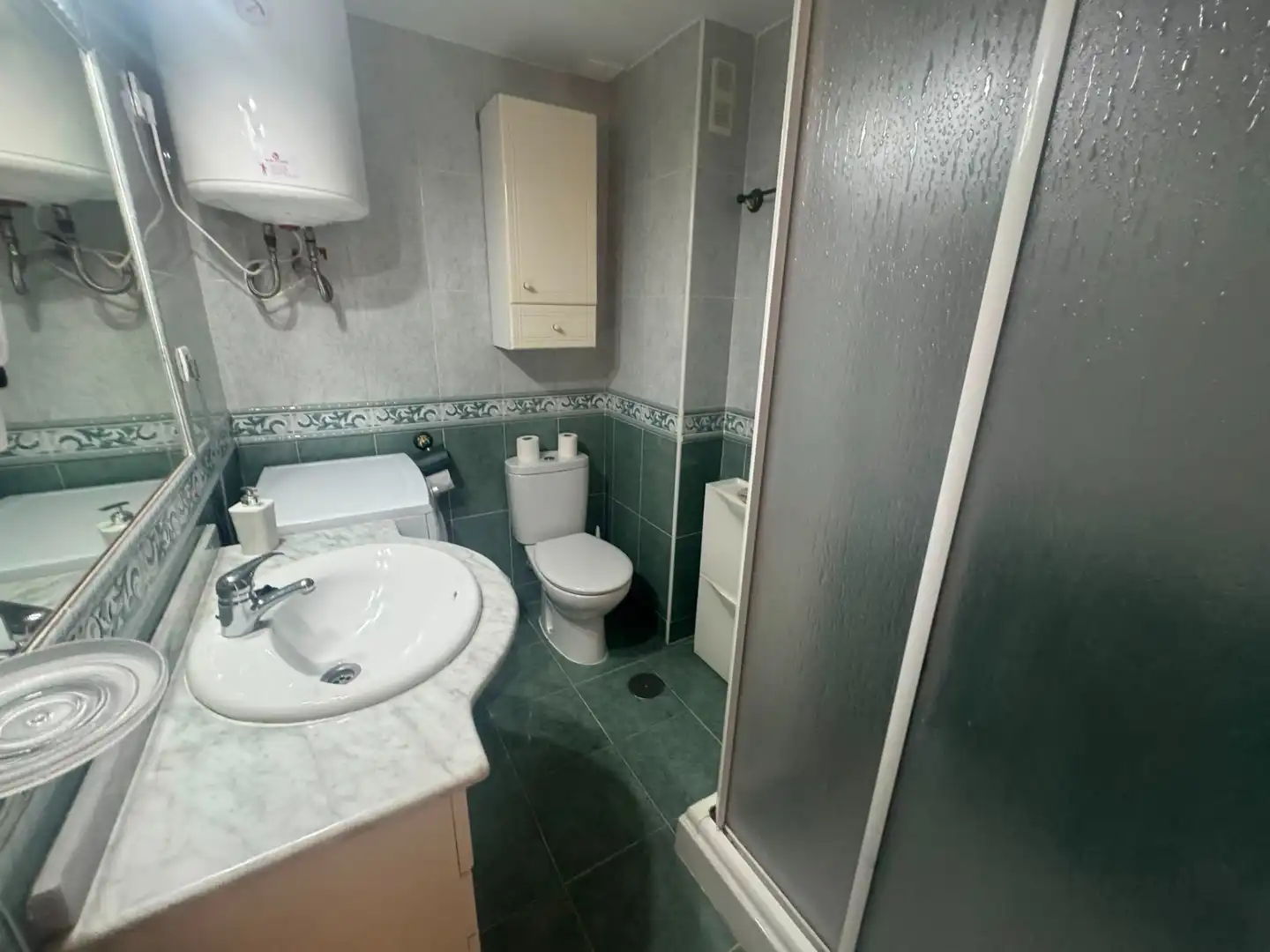 Bathroom of Apartments for rent in Fuengirola  with Air Conditioner, Terrace and Furnished