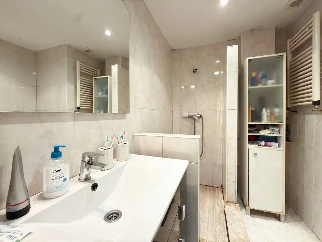 Badezimmer von Wohnung zum Verkauf in Lloret de Mar mit Heizung, Möbliert und Balkon