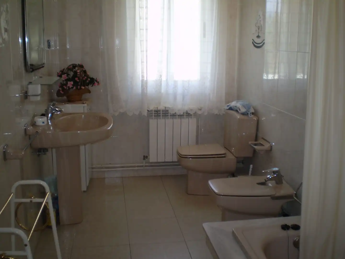 Bathroom of Houses for rent in Mugardos  with Heating, Private garden and Parquet flooring