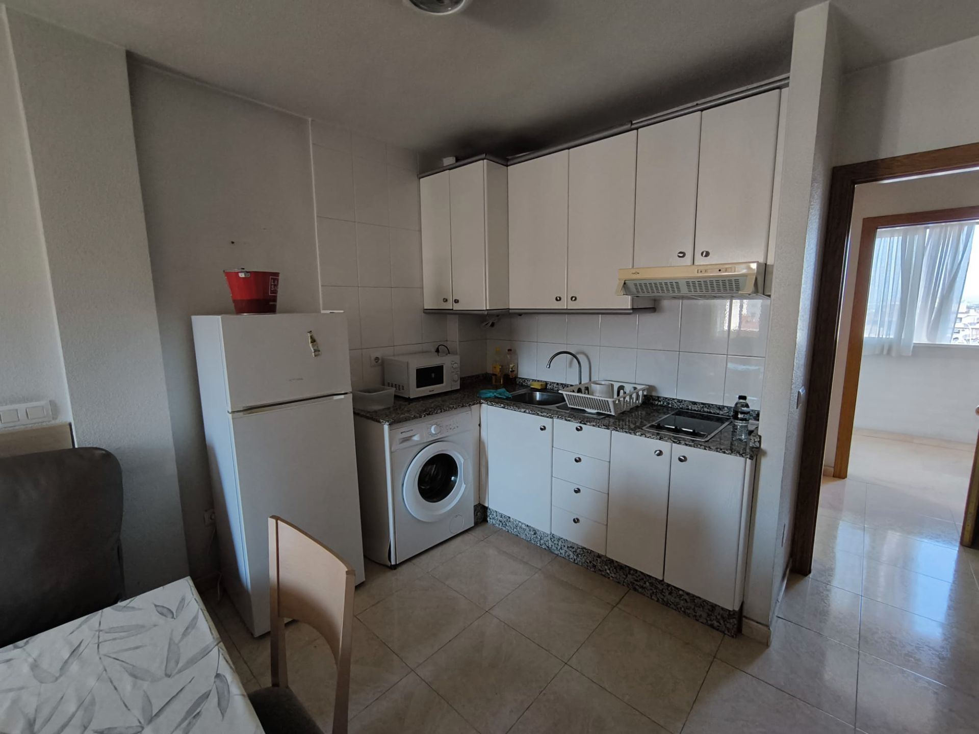Cocina de Estudio de alquiler en  Murcia Capital con Aire acondicionado, Calefacción y Amueblado