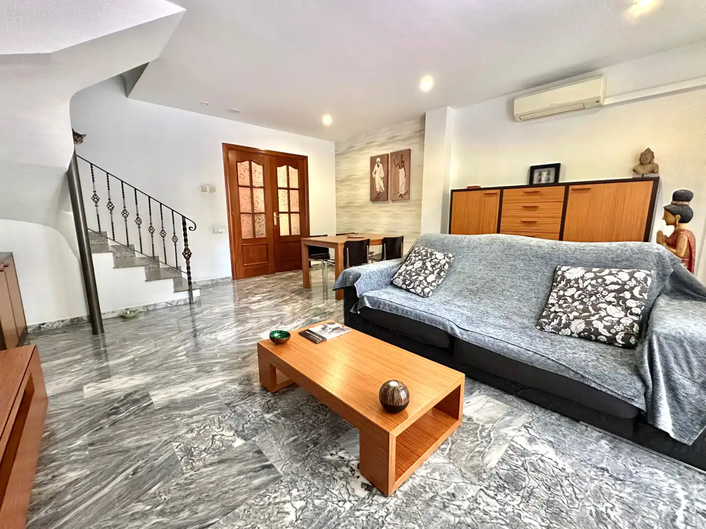 Living room of Detached homes for sale in Santa Coloma de Gramenet  with Air Conditioner, Heating and Terrace