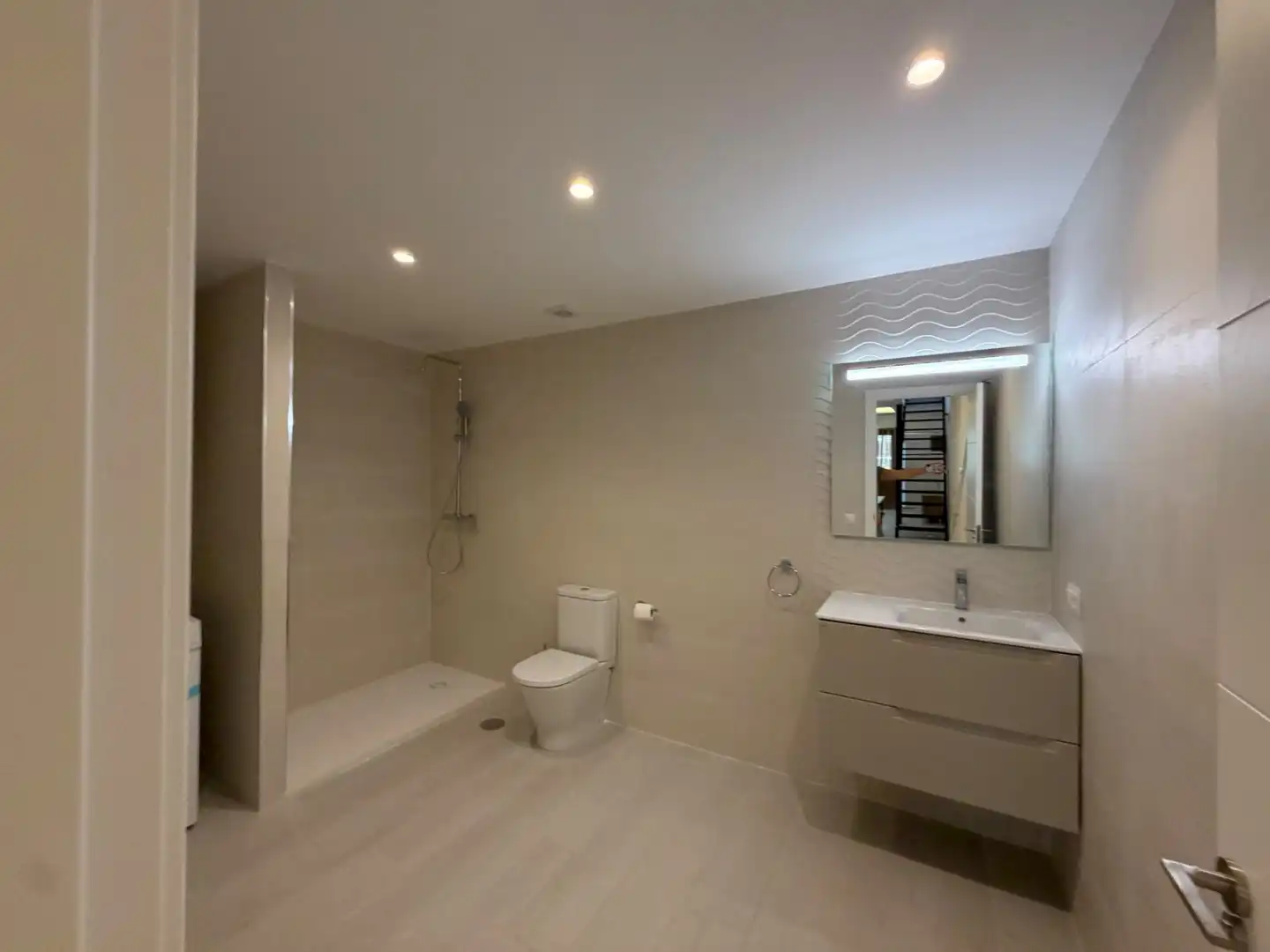 Baño de Apartamento en venta en Torremolinos con Aire acondicionado y Amueblado