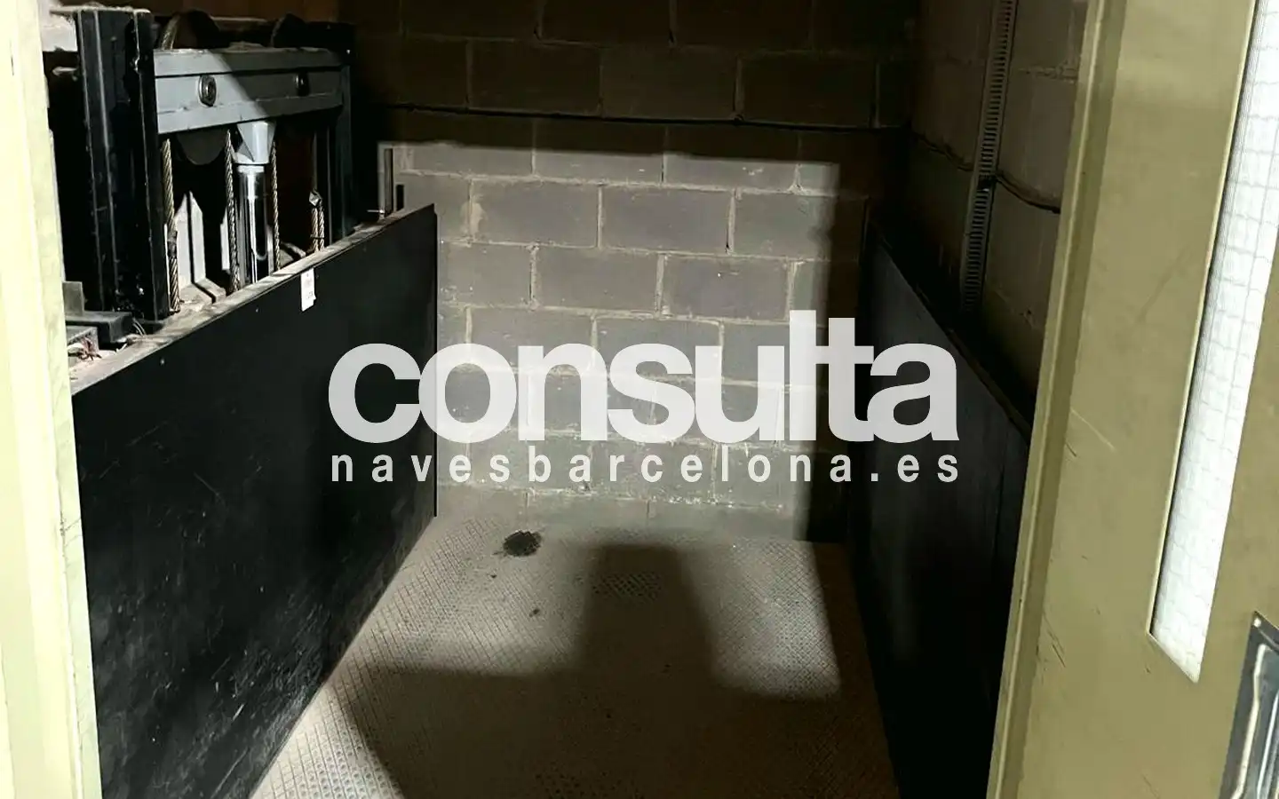 Nau industrial en venda en Montcada i Reixac