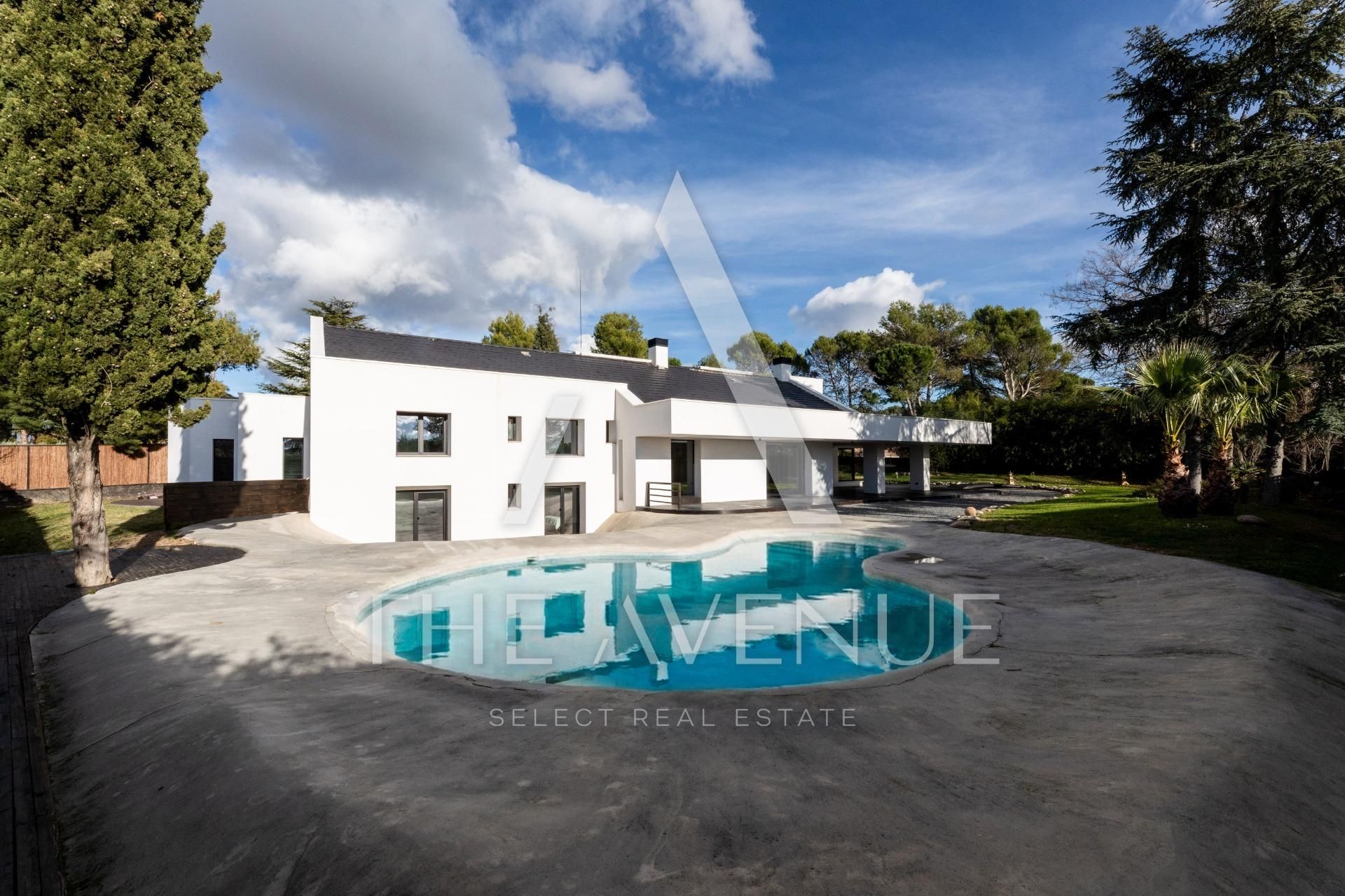 Exterior view of House or chalet for sale in Boadilla del Monte  with Private garden, Terrace and Swimming Pool