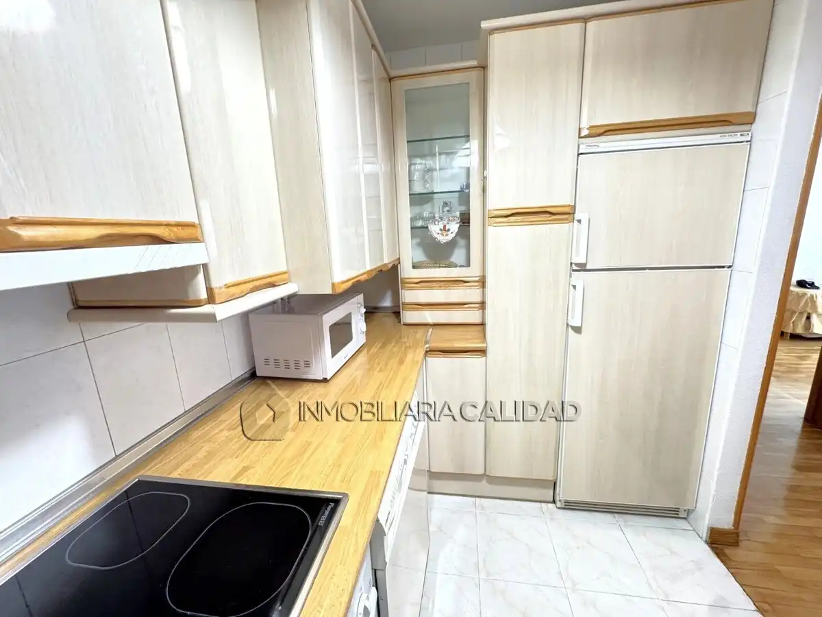 Cocina de Piso de alquiler en Burgos con Calefacción y Amueblado