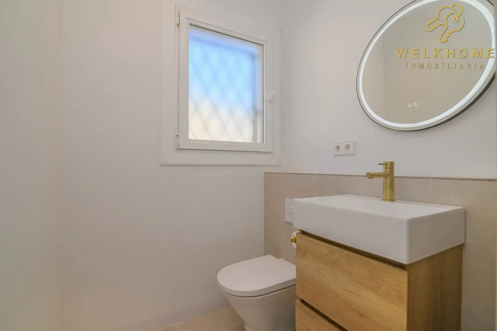 Bathroom of Houses for rent in Castelldefels  with Air Conditioner, Heating and Private garden