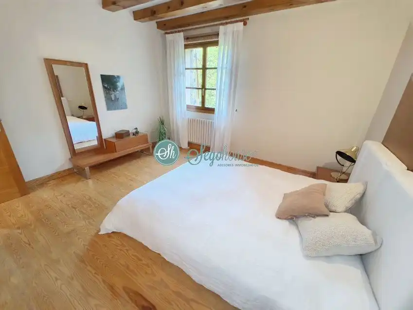 Habitación de Casa o chalet en venta en Palazuelos de Eresma con Calefacción, Terraza y Amueblado