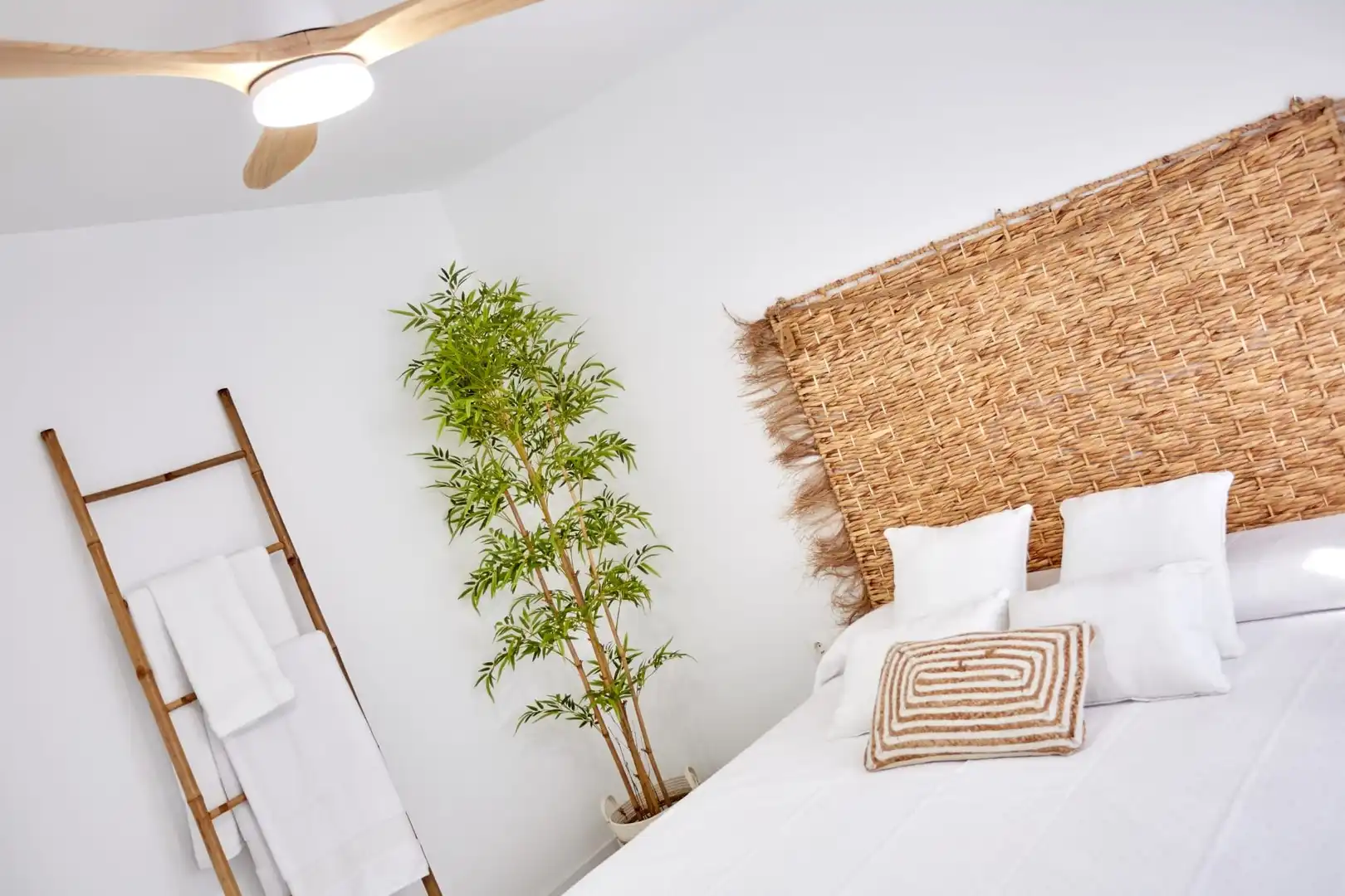 Dormitori de Apartament de lloguer en Valencia amb Calefacció i Moblat