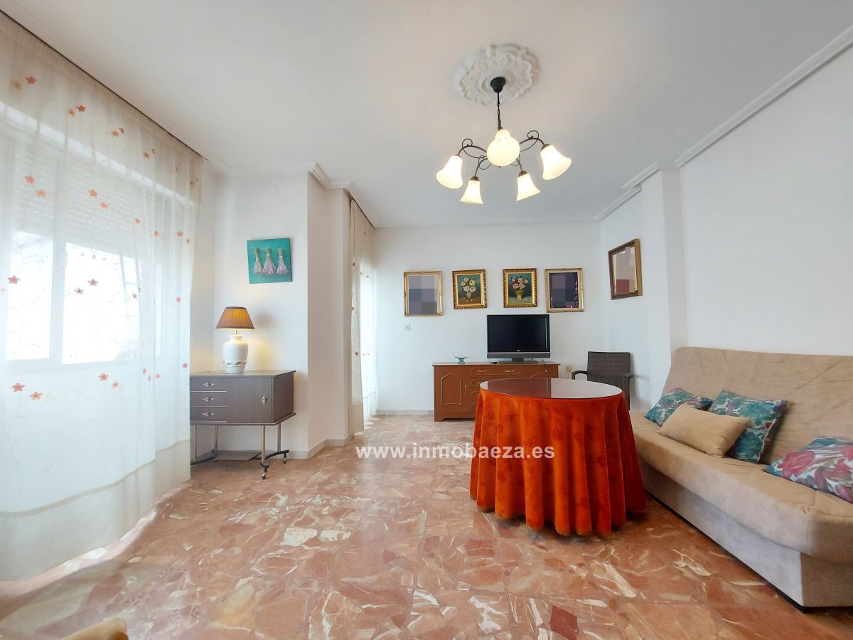 Living room of Flat for sale in Baeza  with Terrace, Storage room and Balcony