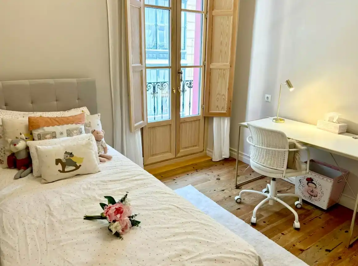 Bedroom of Apartments for rent in Bilbao   with Air Conditioner, Heating and Parquet flooring