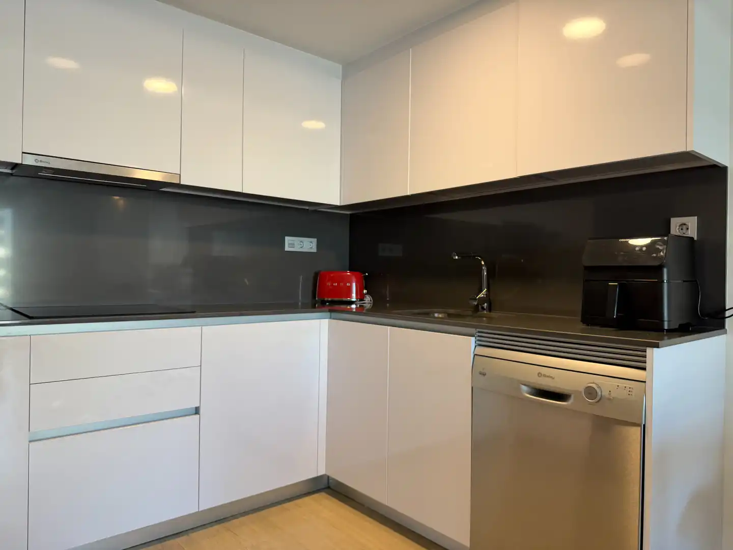 Cocina de Piso en venta en Badalona con Balcón y Piscina comunitaria