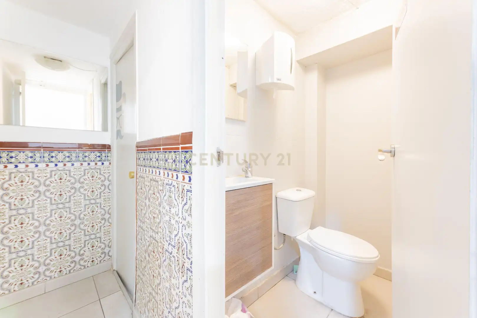 Baño de Local en venta en Valencia con Aire acondicionado y Alarma
