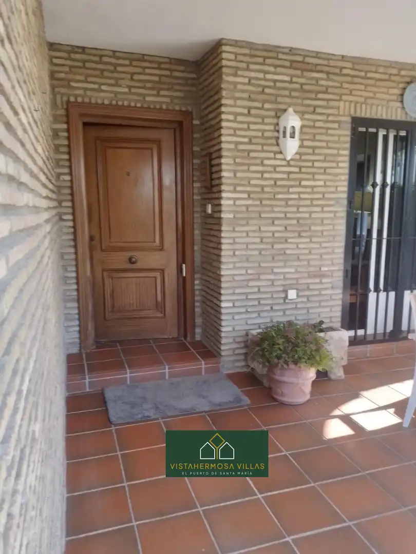 Casa adosada en venda en El Puerto de Santa María amb Jardí privat i Terrassa