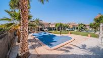 Vista exterior de Casa o xalet en venda en San Vicente del Raspeig / Sant Vicent del Raspeig amb Aire condicionat, Terrassa i Piscina