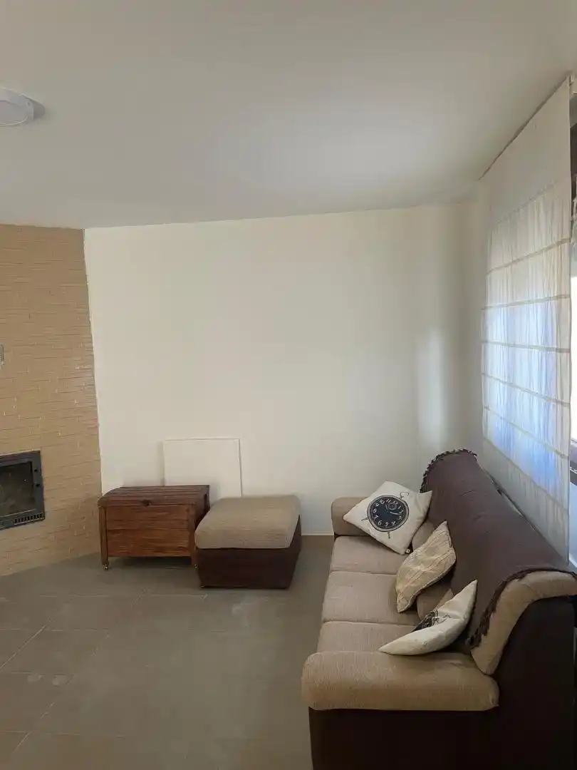 Sala de estar de Planta baja en venta en Huérmeces con Parquet y Amueblado