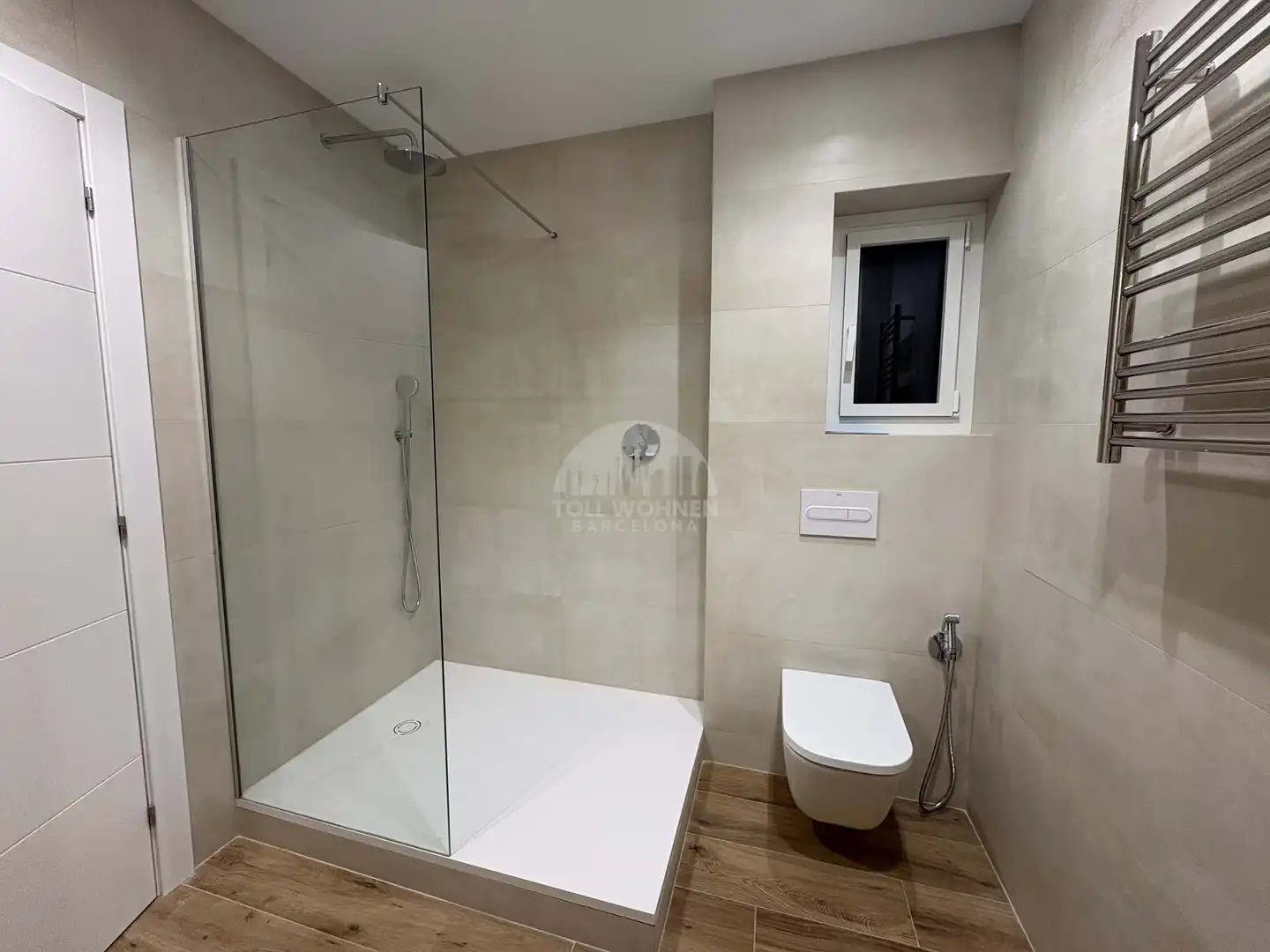 Badezimmer von Wohnung zum Verkauf in Barcelona mit Klimaanlage, Heizung und Möbliert