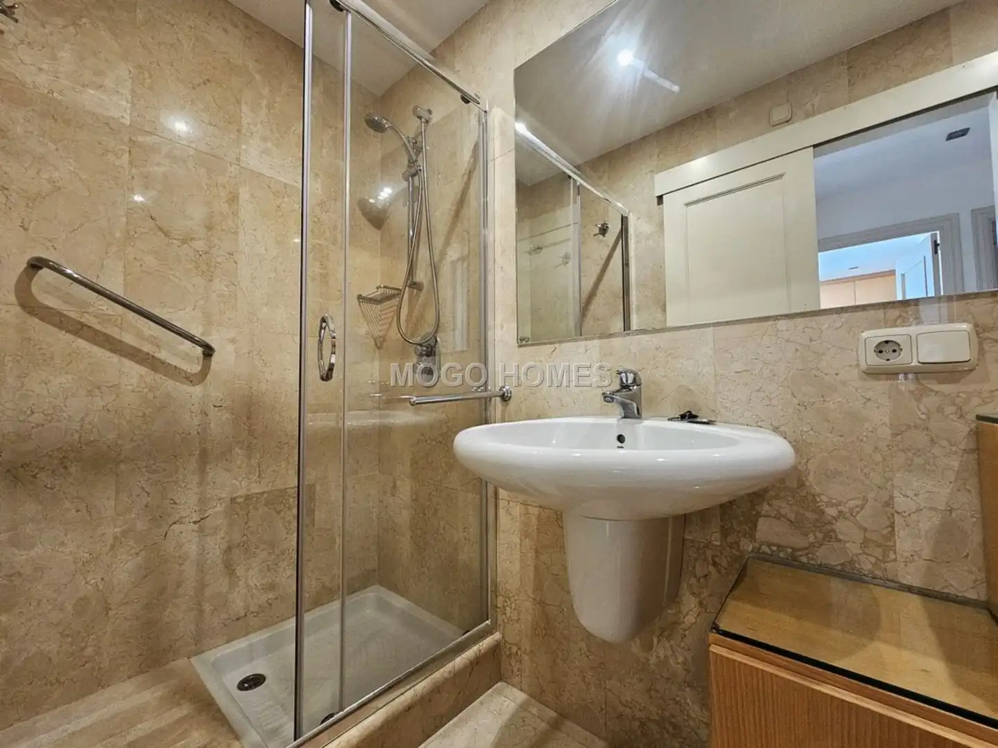 Bathroom of Attic for sale in  Palma de Mallorca  with Air Conditioner, Parquet flooring and Terrace