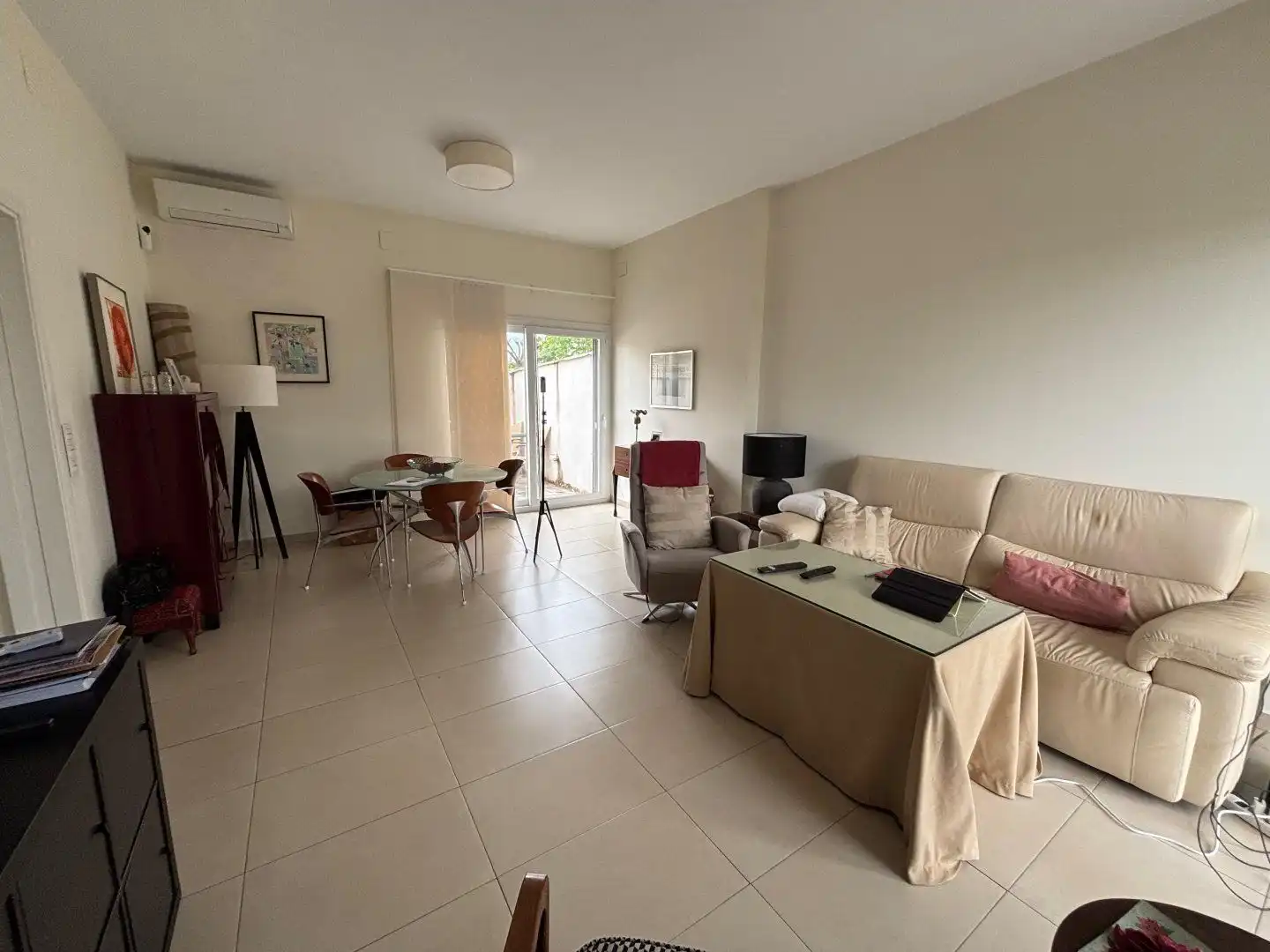 Sala d'estar de Casa o xalet en venda en Bormujos amb Aire condicionat, Calefacció i Jardí privat