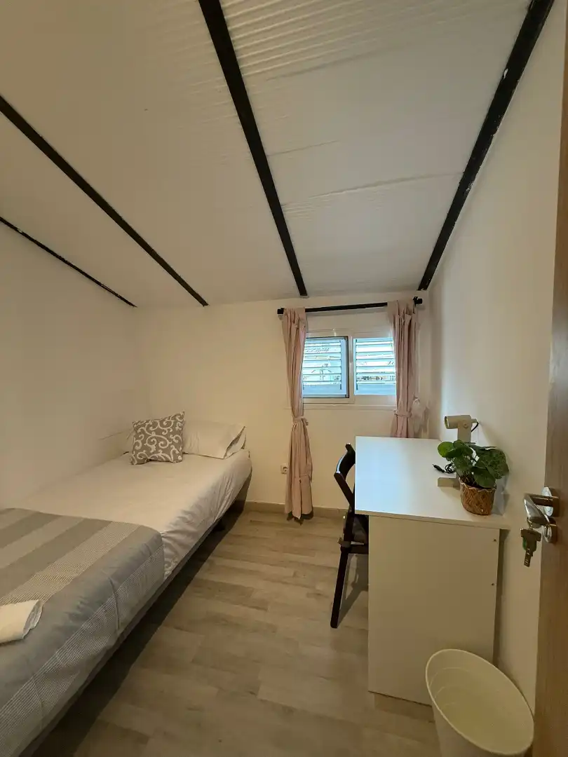 Room in Calle Alcalde Ronquillo, 20, Martiricos - La Roca - La Rosaleda