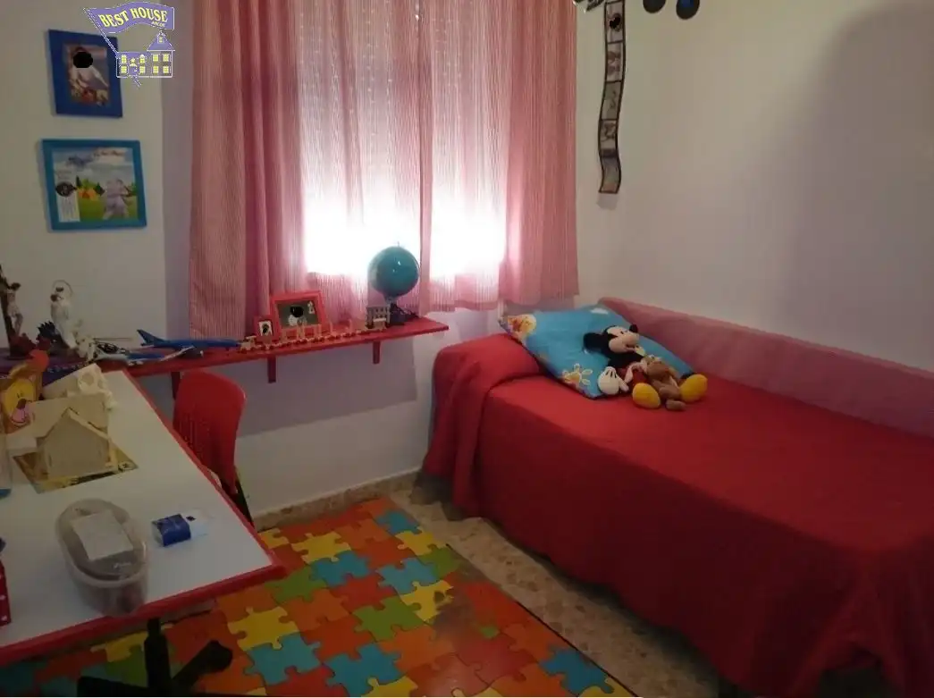 Dormitori de Casa adosada en venda en Arcos de la Frontera amb Moblat