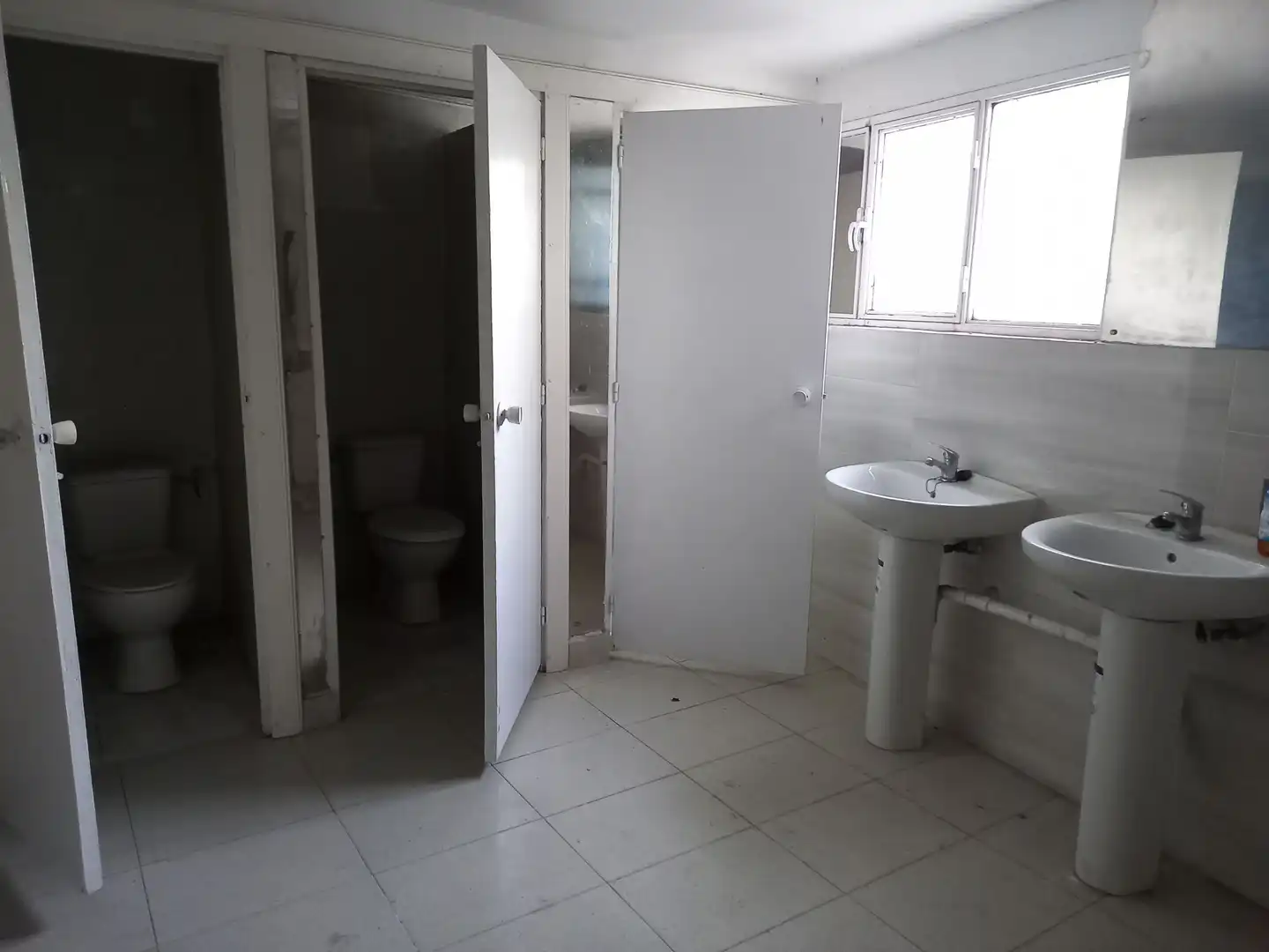 Bany de Nau industrial de lloguer en Ajalvir