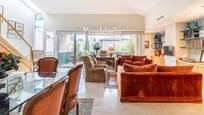 Living room of Flat for sale in Sant Cugat del Vallès  with Air Conditioner, Terrace and Storage room