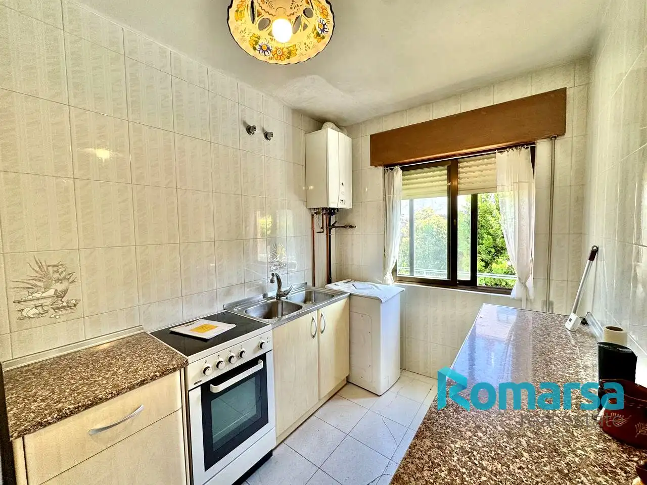 Cocina de Piso en venta en Ávila con Calefacción, Parquet y Trastero