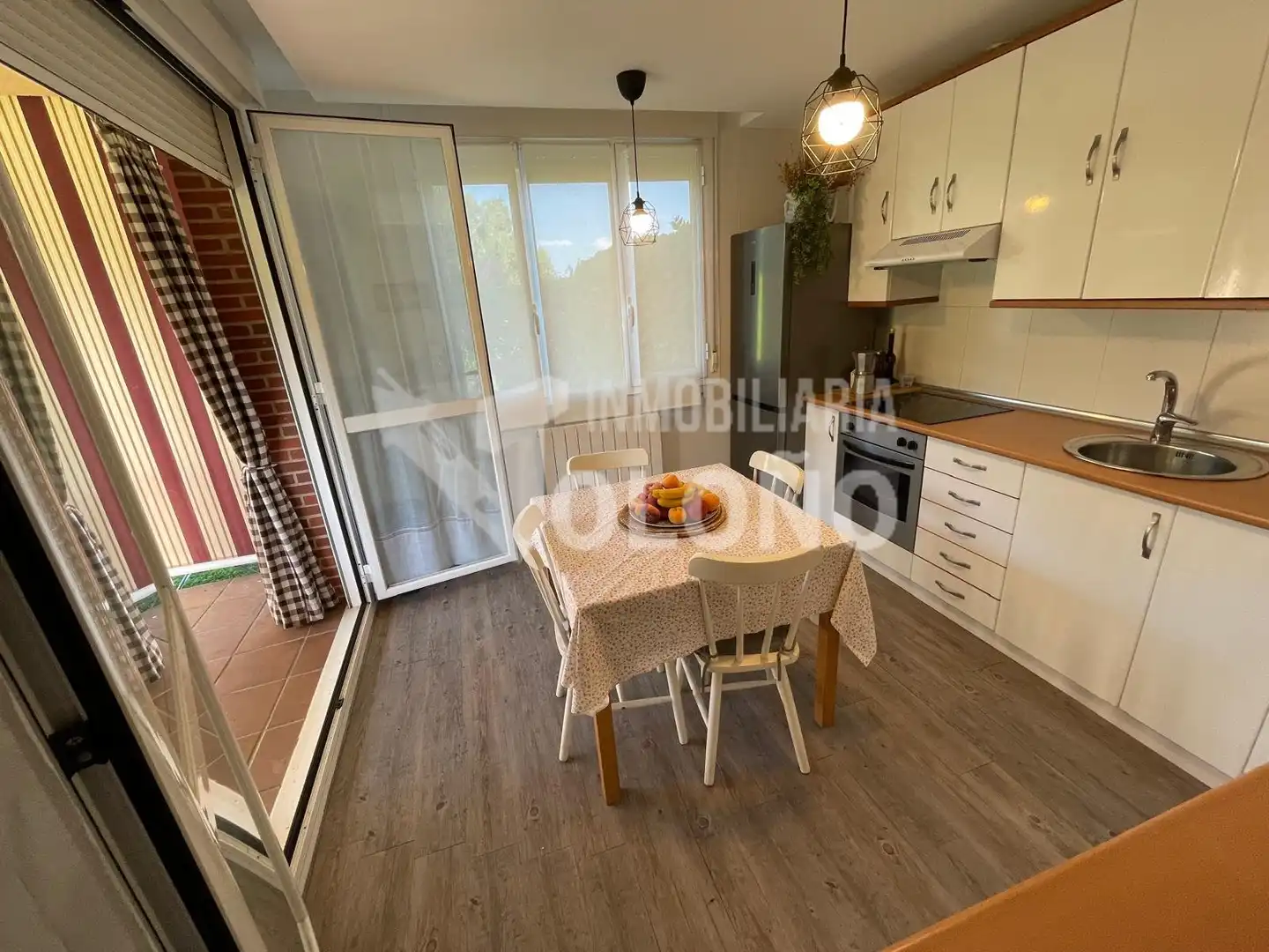 Cocina de Casa o chalet en venta en Anguciana con Calefacción, Jardín privado y Parquet