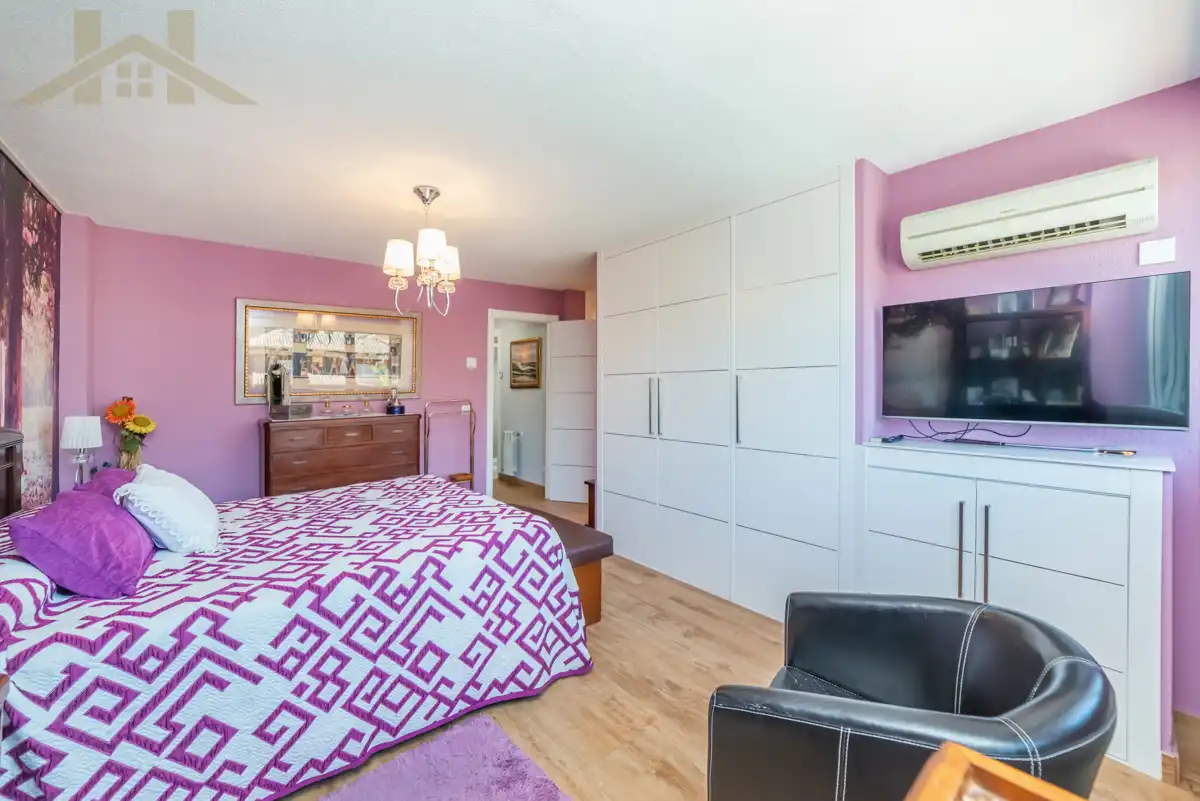 Casa adosada en venta en Altos del Olivar - El Caracol