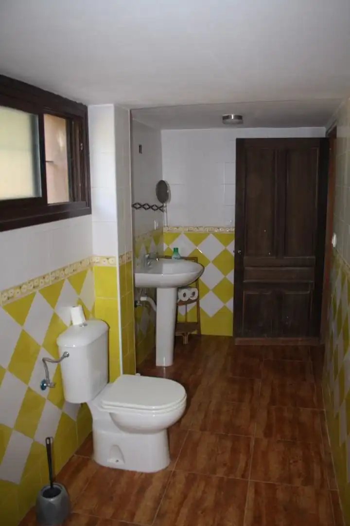 Baño de Casa o chalet en venta en Los Barrios con Calefacción, Jardín privado y Trastero