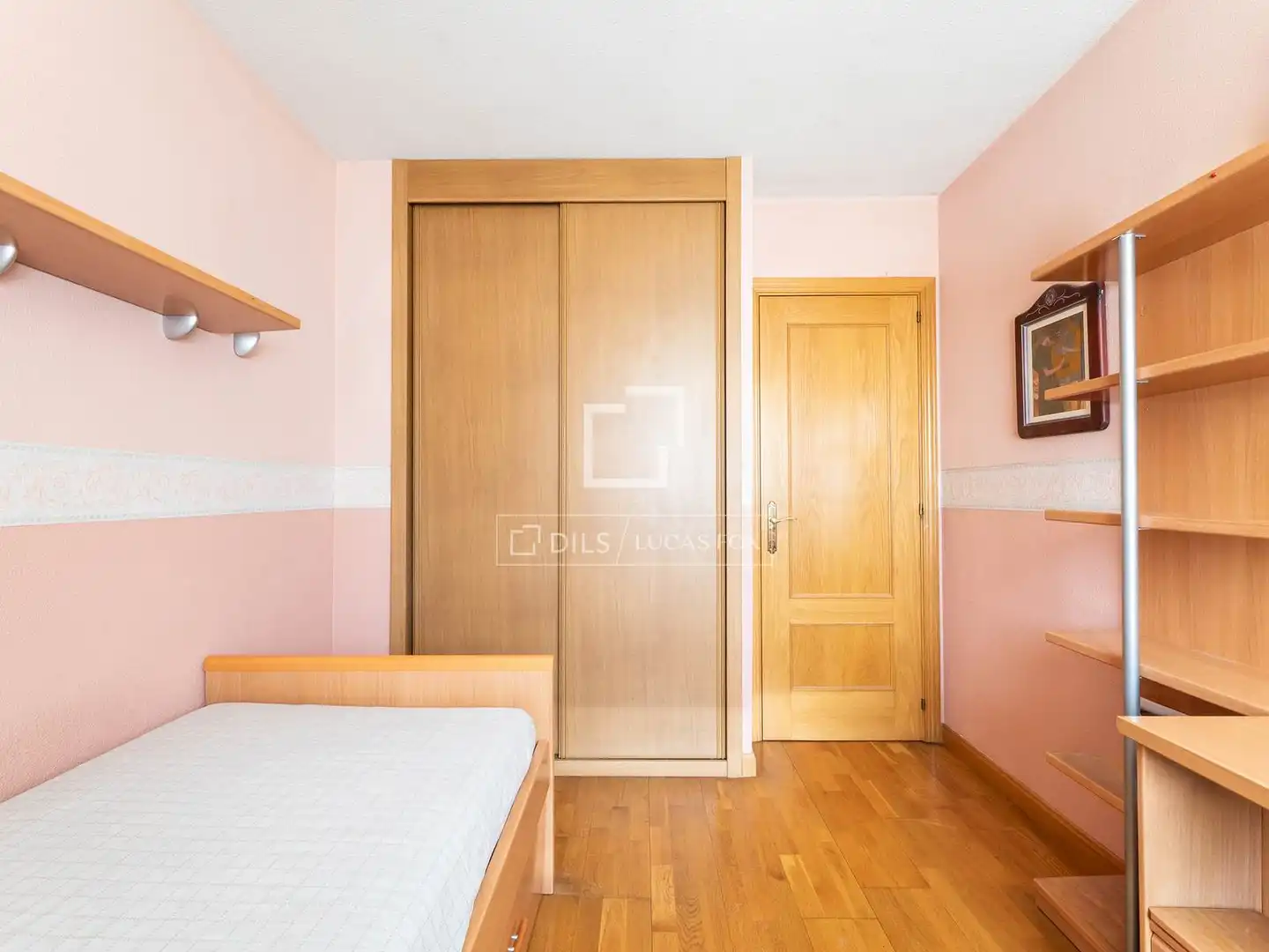 Bedroom of Attic for sale in Majadahonda  with Terrace, Storage room and Swimming Pool