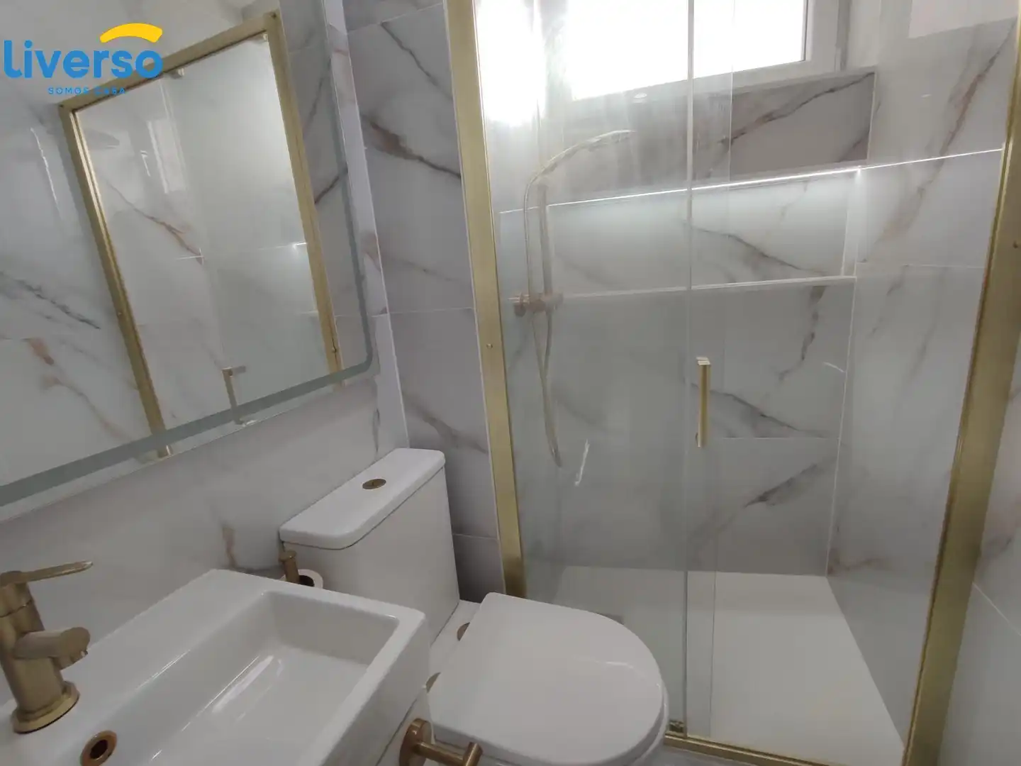 Bathroom of Flat for share in Burgos  with Furnished and Balcony