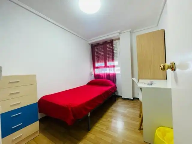 Habitación de Piso para compartir en Elche / Elx con Aire acondicionado, Terraza y Amueblado