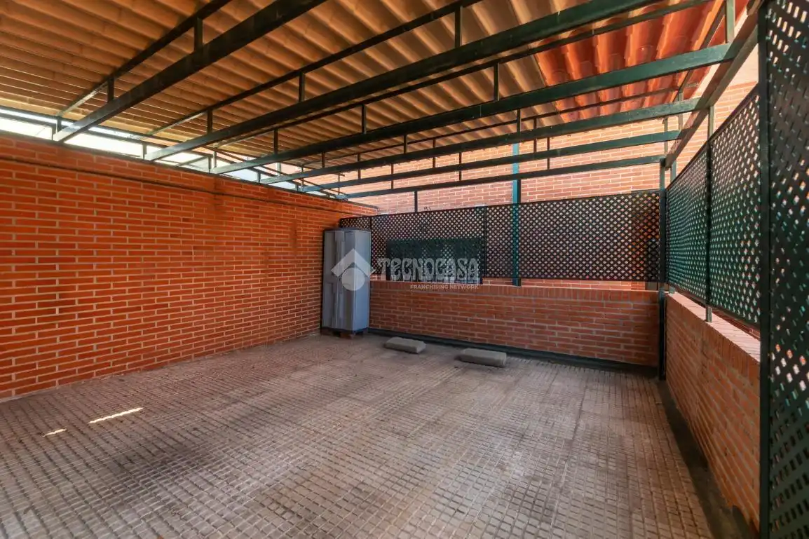 Casa adosada en venda a Centro Comercial - Hospital